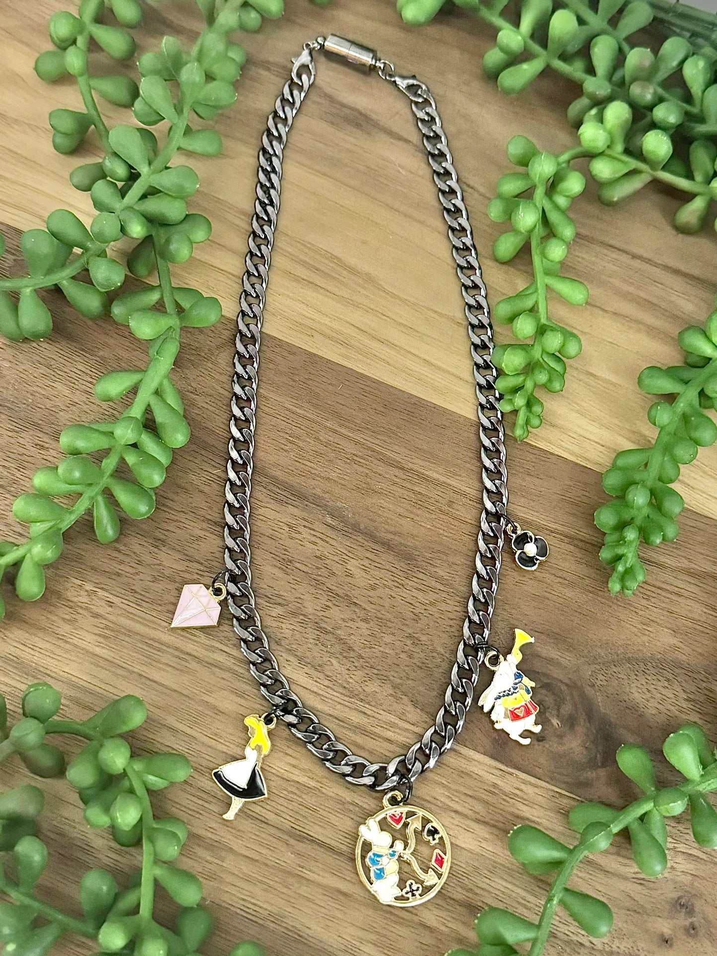 Wonderland | Choker Necklace